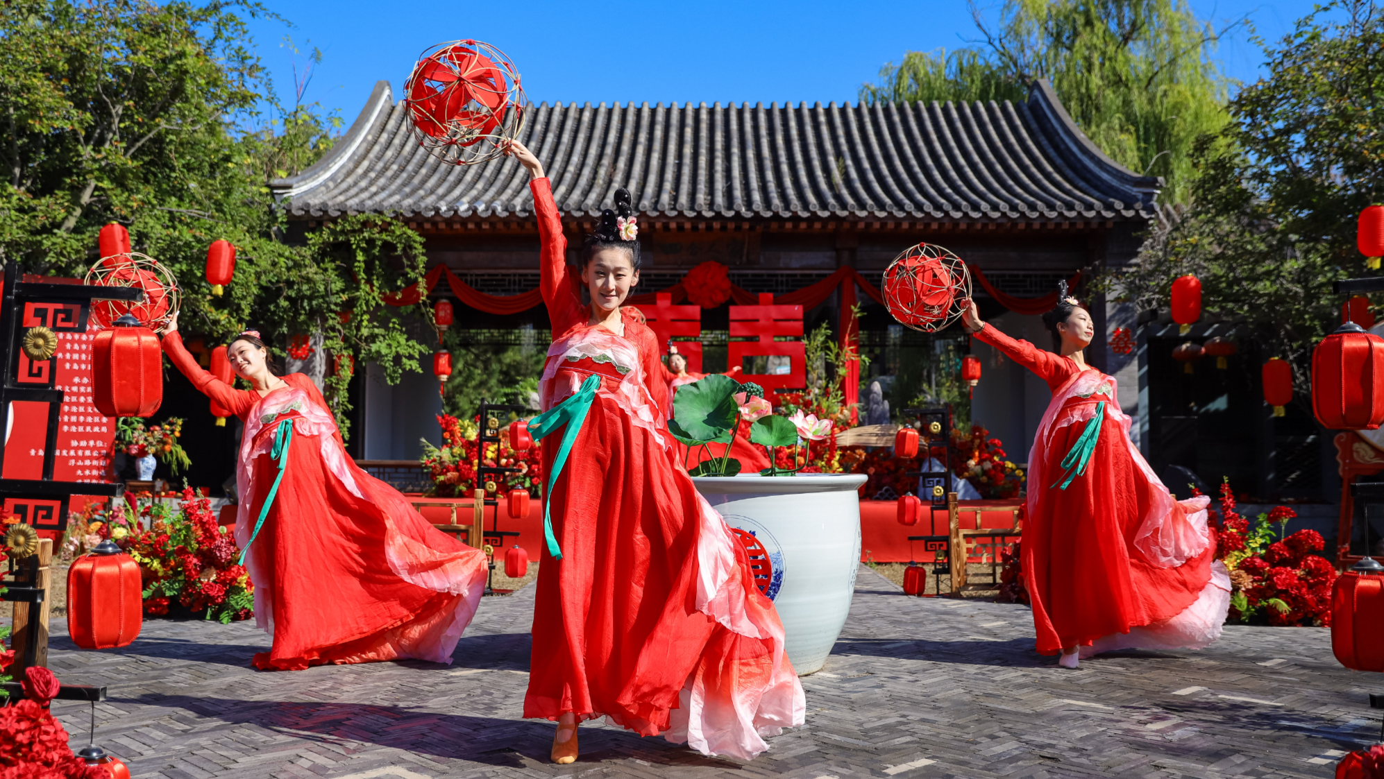 中国式集団結婚式は新風を発揚